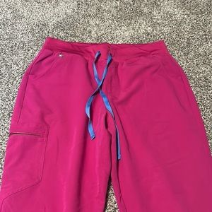 Figs bright pink set